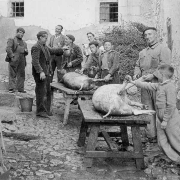 5 Generaciones dedicadas a la elaboración del jamón y embutidos selectos